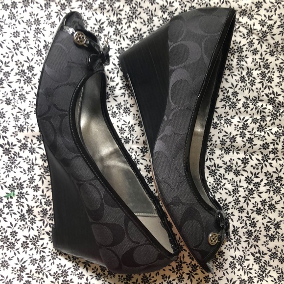 Classic Coach wedges! - Picture 5 of 8